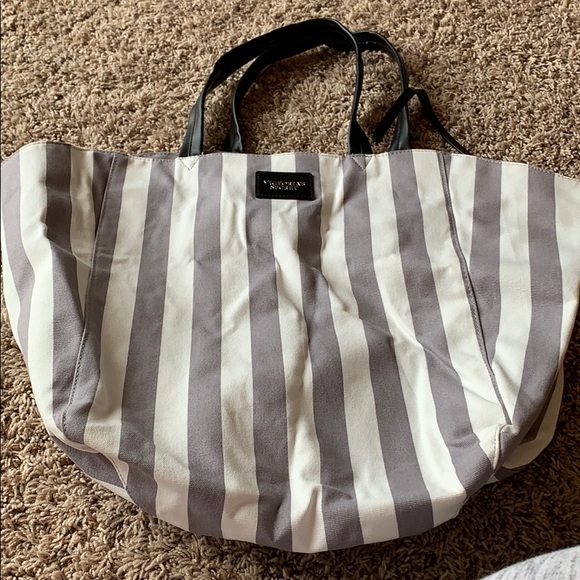 Victoria's Secret Handbags - Victoria Secret Tote Bag 🏖